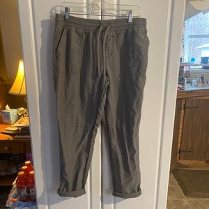 Maurice’s pull on drawstring pant, size 10